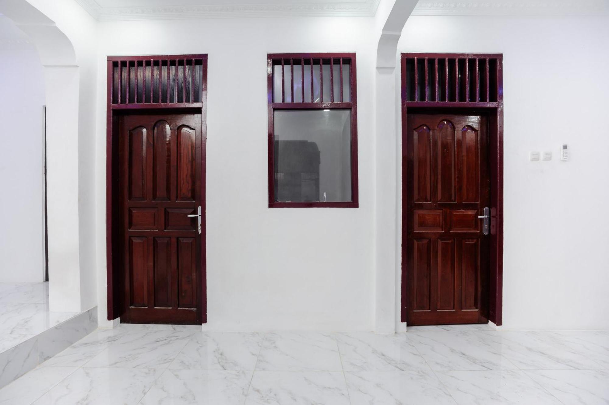 Reddoorz Syariah @ Sakura Hotel Jatiwaringin Μπεκάσι Εξωτερικό φωτογραφία